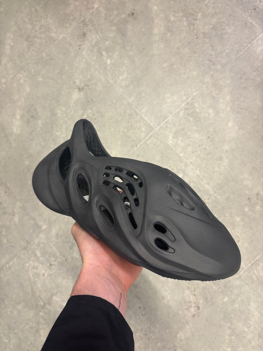 Adidas Yeezy Foam Runner Carbon